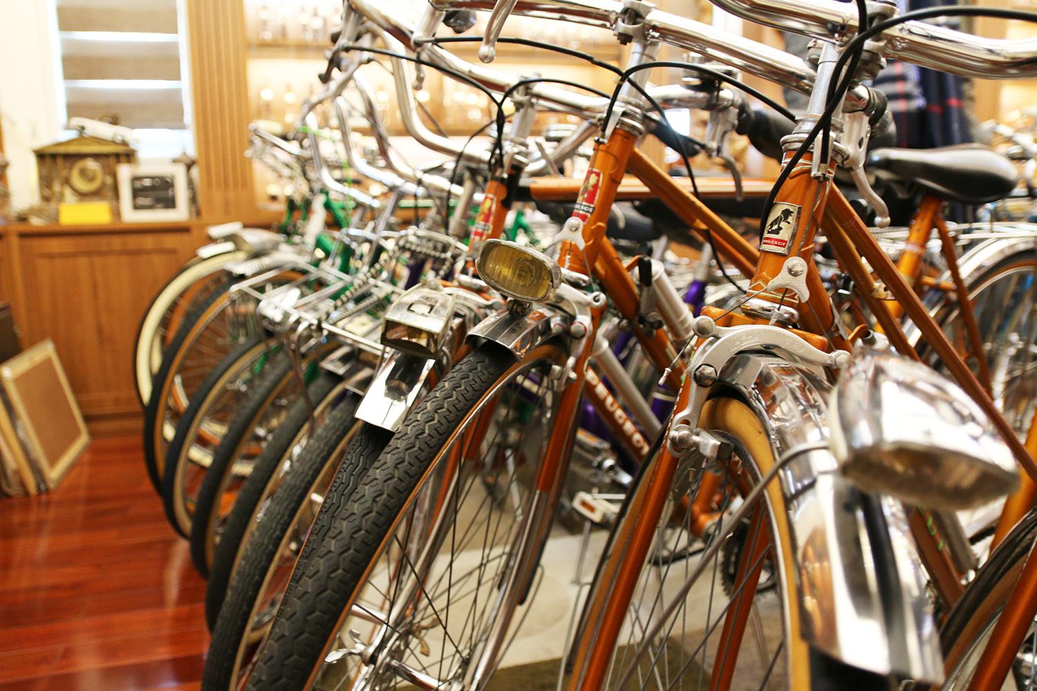 Kỷ lục gia sở hữu bộ sưu tập xe đạp Peugeot cổ khủng nhất thế giới